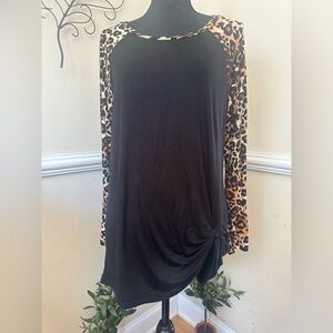 Brenda’s Women’s Leopard Black Raglan Front Knot Long Sleeve Top Size L NWOT